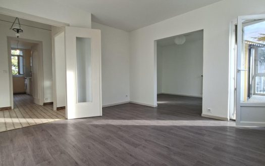 Pau QUARTIER HOPITAL T4/T5 avec balcon, cave et garage