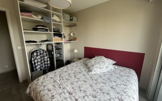 À louer   T2 meublé avec terrasse, stationnements et cave vu