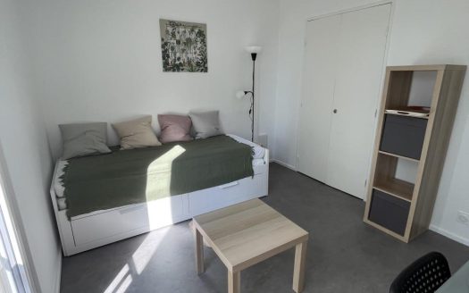 Secteur UNIVERSITE – Studio meublé avec place de stationneme