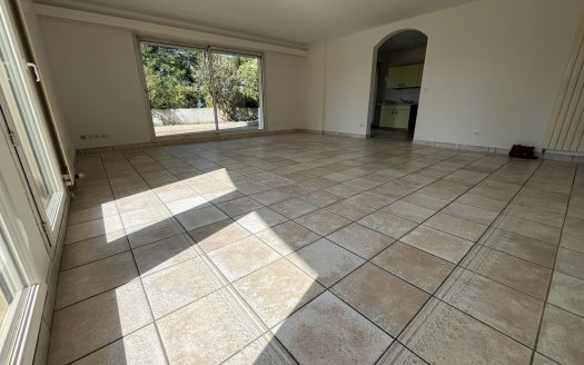 Coup de coeur à Billère   T4 lumineux de 102 m2 avec extérieu