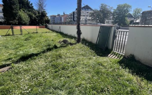 T4 lumineux avec jardin privatif et terrasses + garage fermé