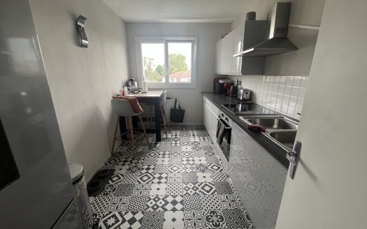 T3 lumineux avec balcon, parking et cave   Pau