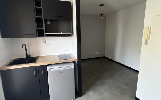 Studio T1 de 21 m2   Résidence étudiante   Pau
