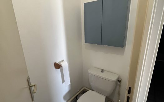 T2 meublé avec balcon, stationnement en sous-sol et cave   D