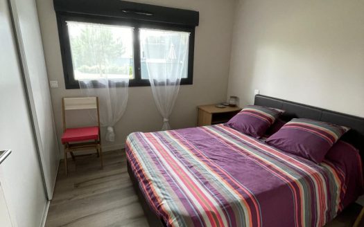 LONS – T3 lumineux avec terrasse + deux places de stationnem