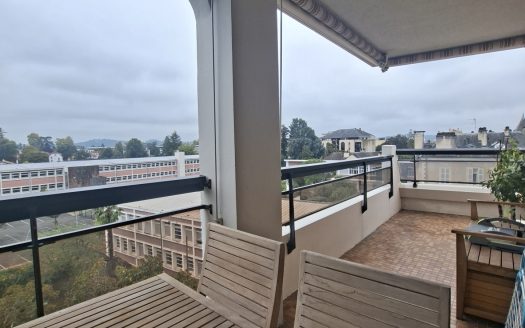 Pau centre, Grand T3 Bis entièrement rénové, avec terrasse V