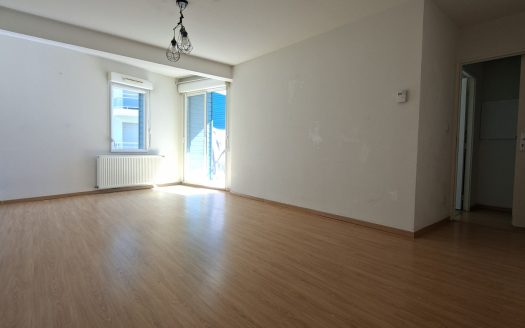 PAU QUARTIER AVENUE DES LILAS T3 AVEC 2 PLACES DE PARKINGS