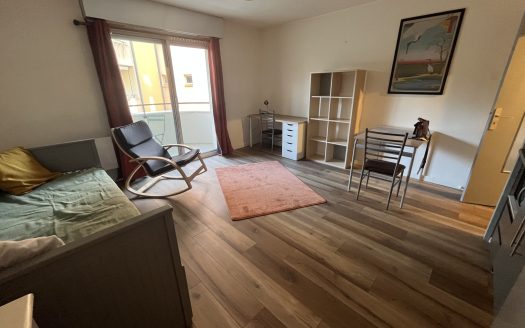 Studio meublé 27 m2 avec balcon   Pau, rue Montpensier