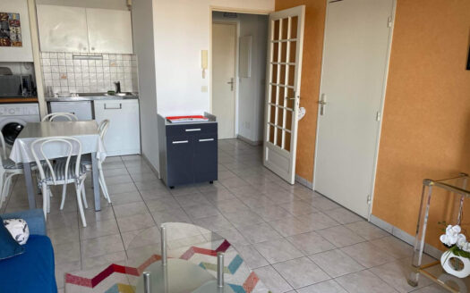 T2 non meublé balcon et parking – Proche Université