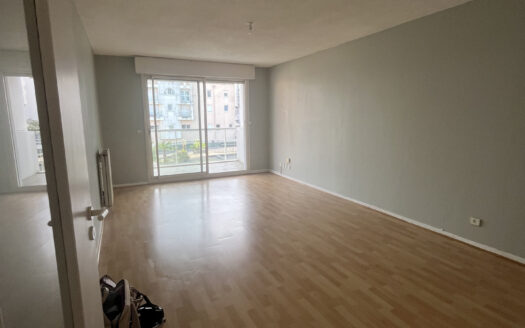T2  en Hyper-Centre avec balcon et garage fermé